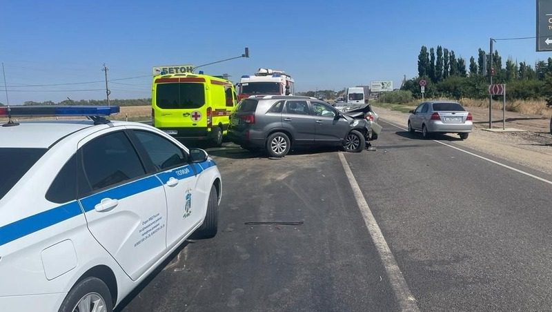 Женщина пострадала при столкновении четырёх автомобилей в Шпаковском округе