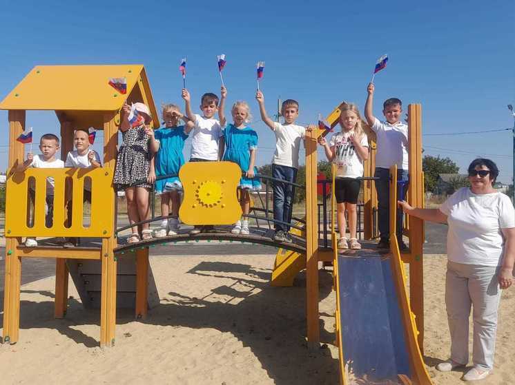 Две детские площадки в рамках инициативного бюджетирования открыли в Новоалександровском округе