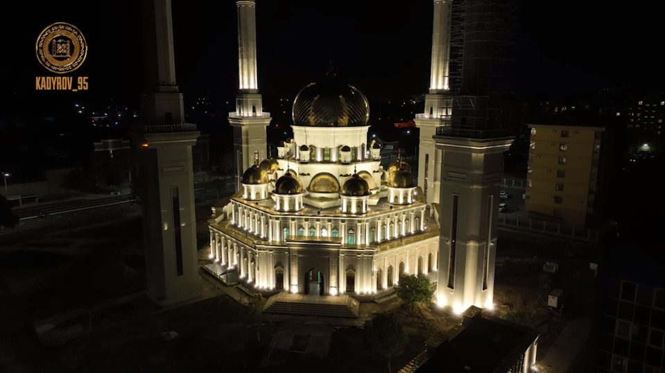 Кадыров проверил ход строительства новой мечети в Грозном  Ставрополь (Кавказ)1