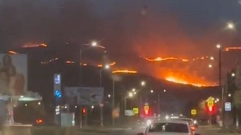 Крупный пожар начался на горе в Невинномысске из-за поджога0