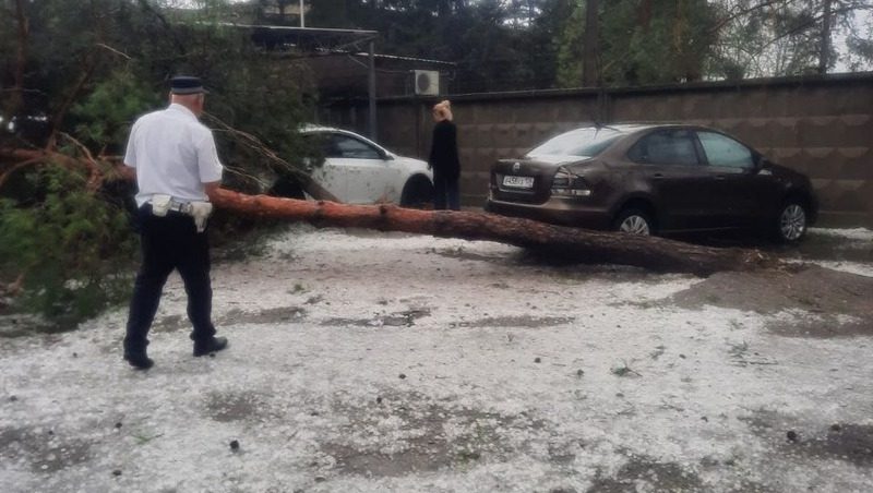 Ливень и град ударили по Кировскому округу