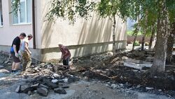 Подпорная стена Крепостной горы обрушилась на тротуар в Ставрополе0