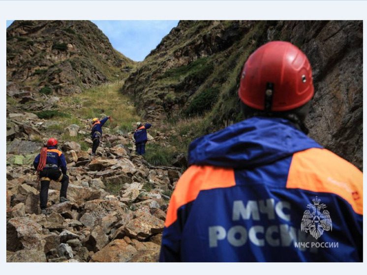 С горы Казбек в Северной Осетии спустили пострадавшую при камнепаде туристку