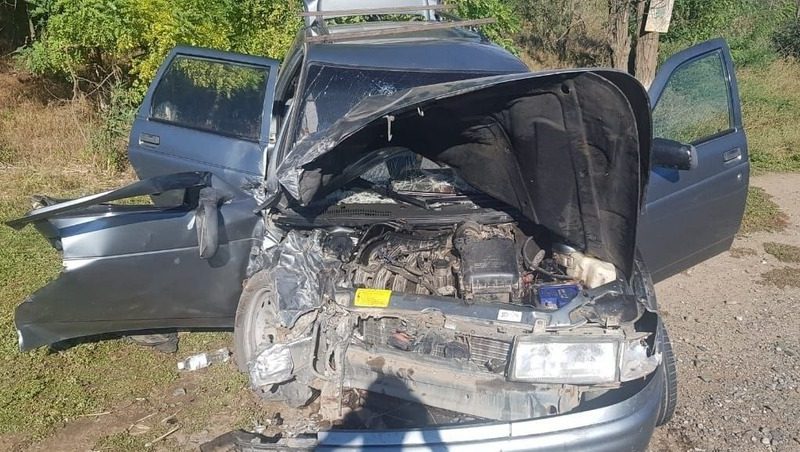 Тяжёлые травмы получили пожилые водитель и пассажир в ДТП на Ставрополье