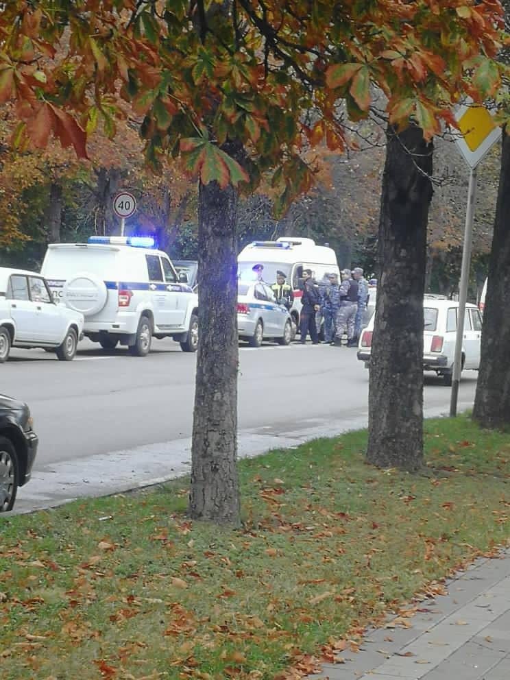 Жители Кисловодска заявили об угоне машины скорой помощи0