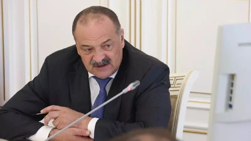 Глава Дагестана Меликов пригрозил уволить чиновников0