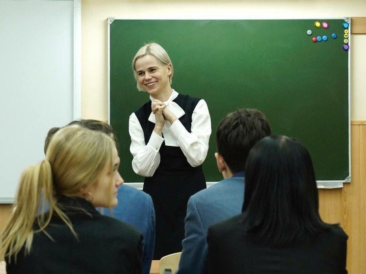 Губернатор Ставрополья поздравил педагогов края с Днем учителя