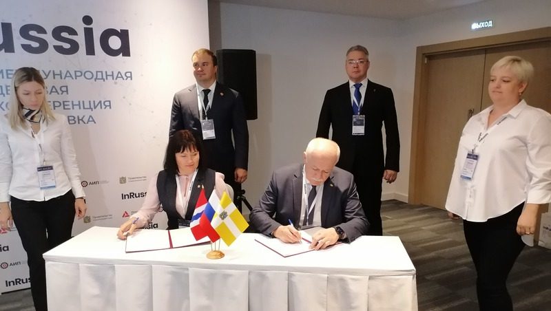 Губернаторы Ставрополья и Омской области подписали соглашение об экономическом сотрудничестве