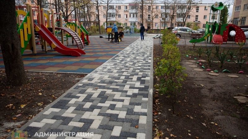 Детскую площадку на улице Орджоникидзе в Ставрополе обновили