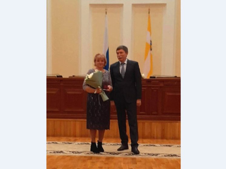 Маму 5 детей из Кировского округа наградили медалью «Материнская слава»
