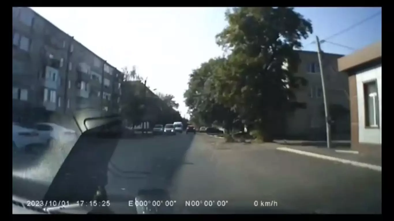 Наглый водитель Porsche угрожал сломать хребет сотруднику полиции на Ставрополье0