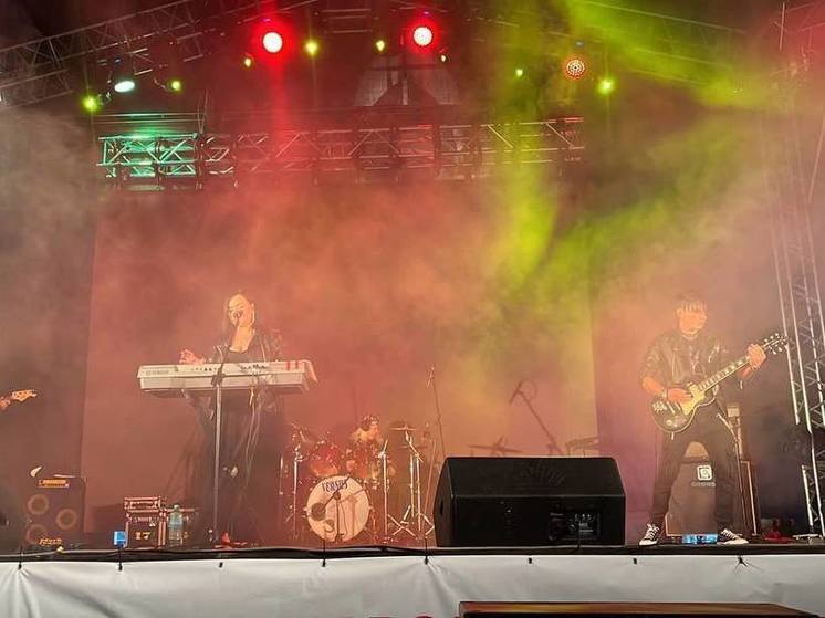 В День народного единства в Кисловодске рок-группа из Луганска исполнила гимн РФ
