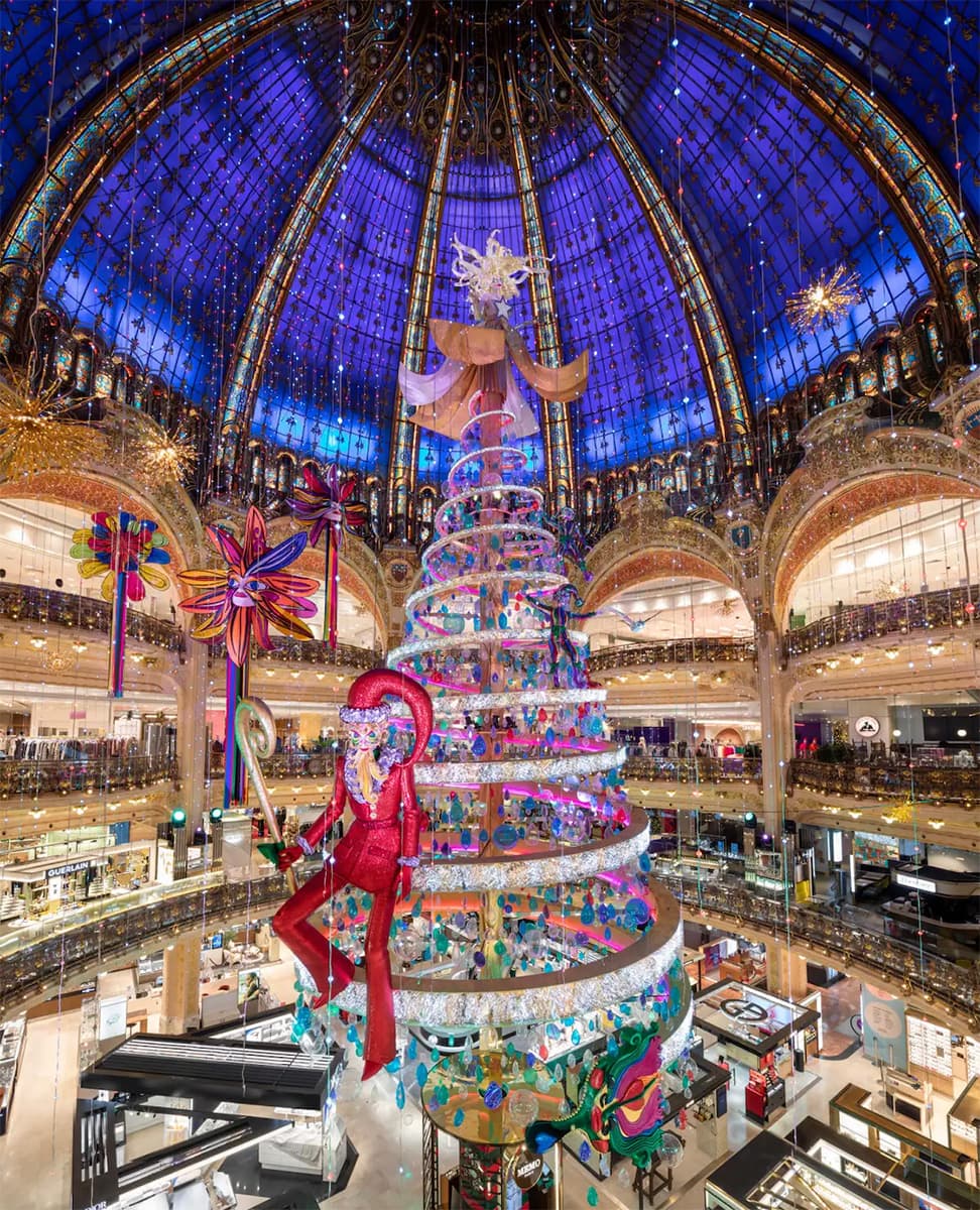 Рождественские декорации универмага Galeries Lafayette, Париж. Фото: GALERIES LAFAYETTE/VOISIN THIBAUT