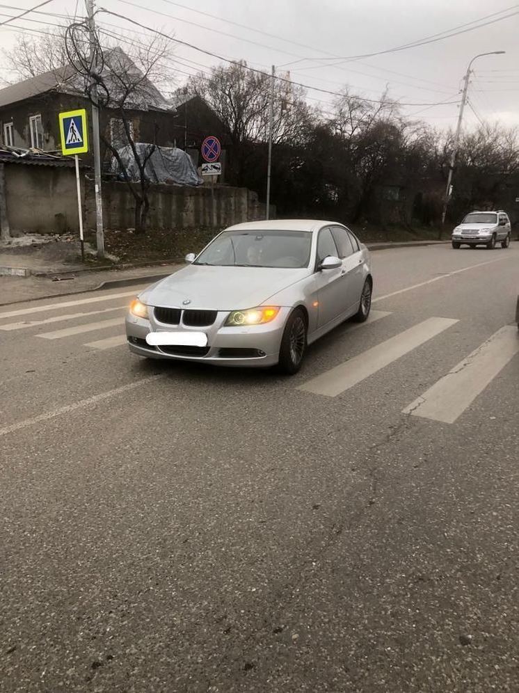 Автоледи на БМВ сбила двух девочек на пешеходной «зебре» в Кисловодске