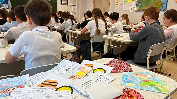 «Чтобы ты вернулся»: школьники из Ставрополя написали теплые письма бойцам СВО