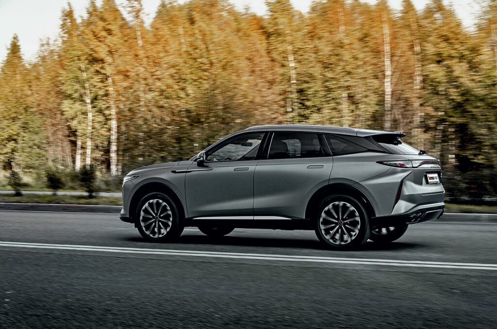 Exeed RX против Lexus RX 350. Что лучше: один «японец» или два «китайца»?