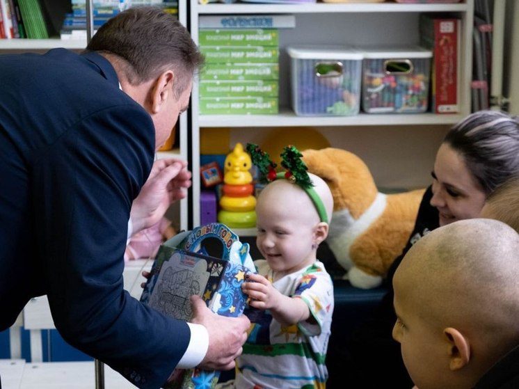Мэр Ставрополя с подарками навестил тяжелобольных ребят накануне Нового года