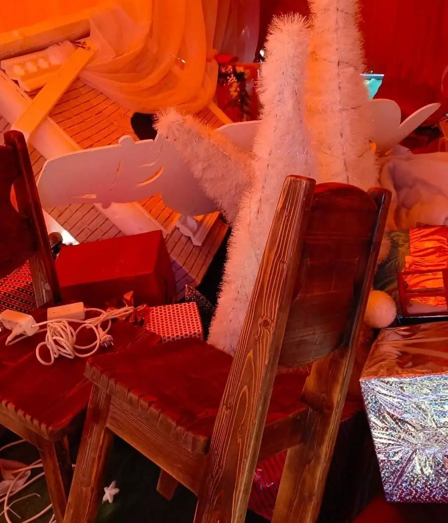 Ветер на Ставрополье уничтожил резиденцию Деда Мороза