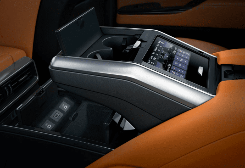 Новый Lexus LX: рама, турбированные V6, три блокировки и роскошь