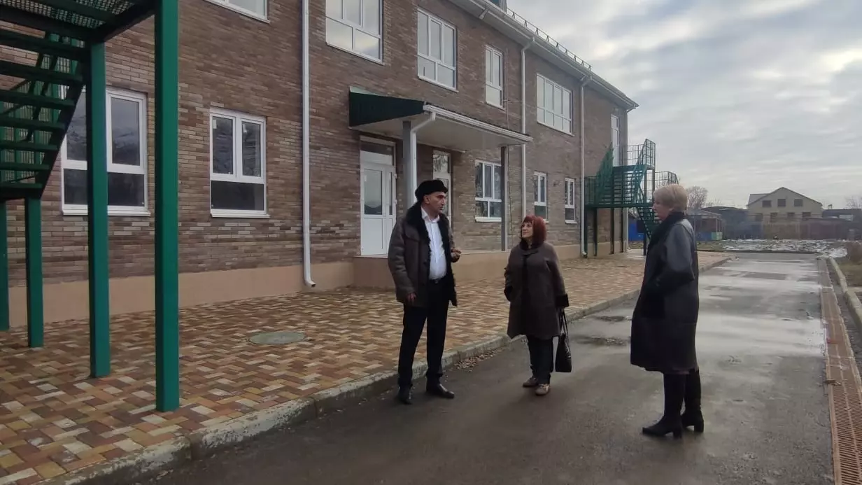 Партийный десант «Единой России» посетил строящийся детский сад в Ставрополье1