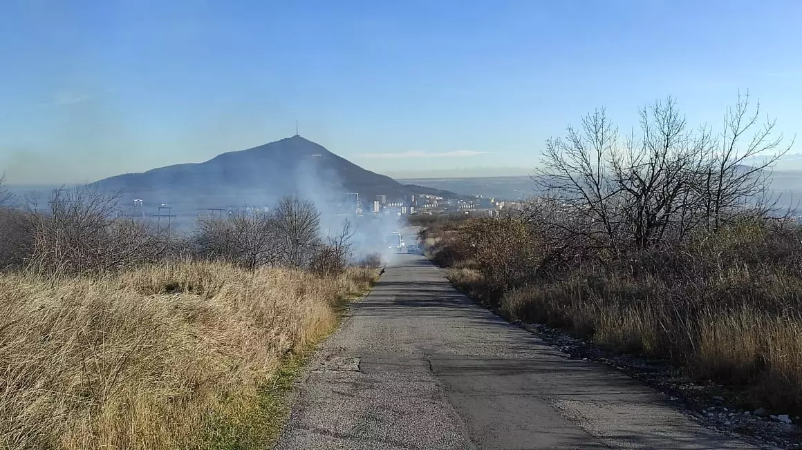 Пятигорск и окрестности заволокло дымом из-за пожара на Бештау1
