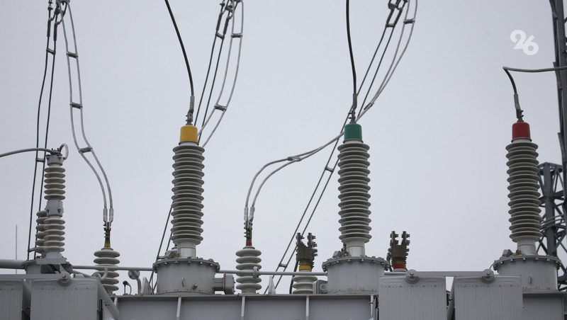 Последствия непогоды устраняют энергетики в восьми округах Ставрополья