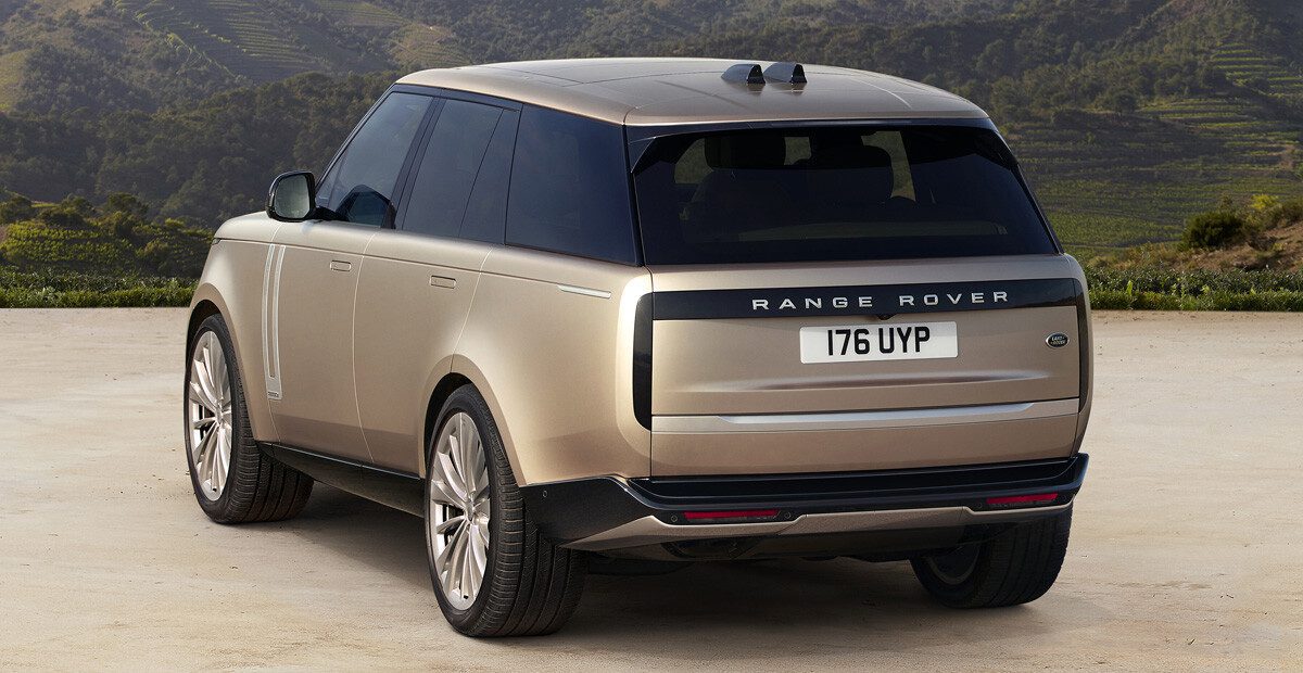 Представлен Range Rover 5-го поколения: рассказываем, что в нем нового и когда ждать в России