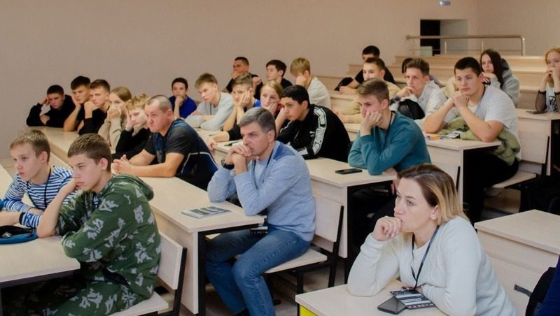 Студенты Ставрополя встретились с ветеранами СВО