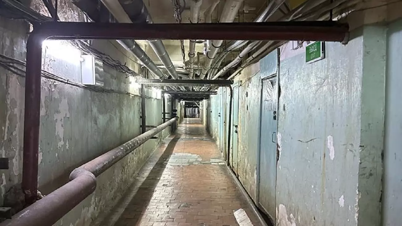 Темный мрачный коридор: в больнице Ставрополя пациенты ходят на рентген через подвал0