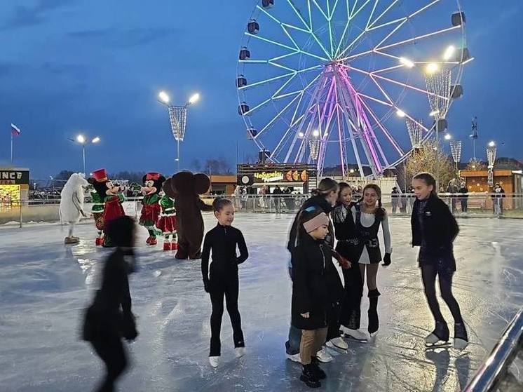 В Олимпийском парке Владикавказа открыли ледовый каток