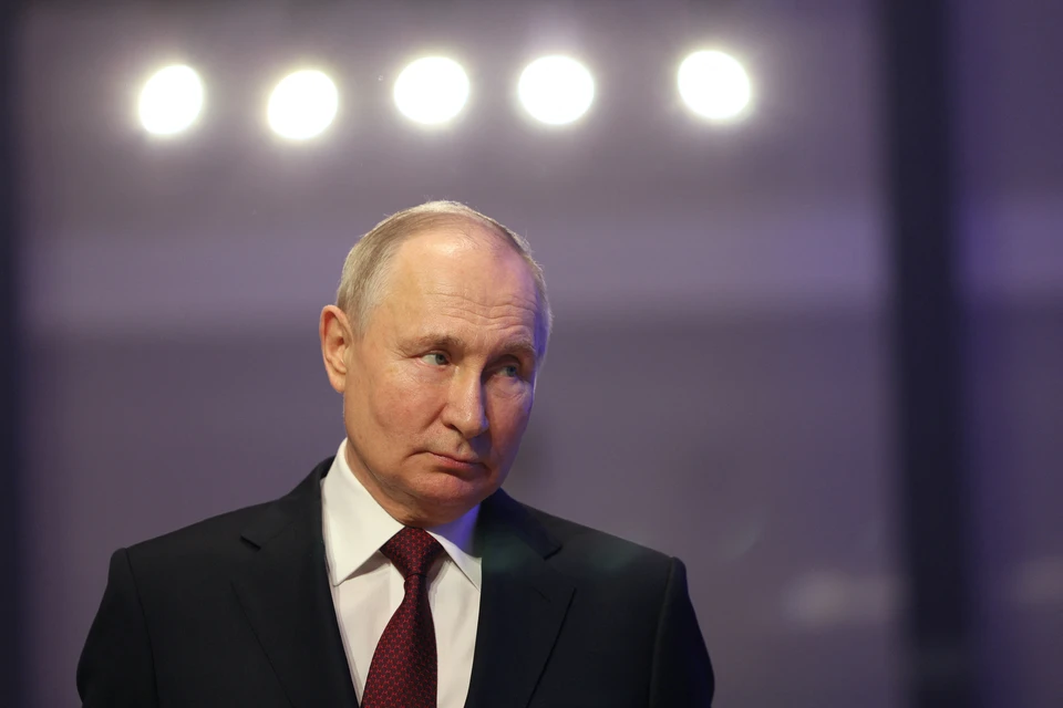 Владимир Путин обратился к россиянам с новогодним поздравлением
