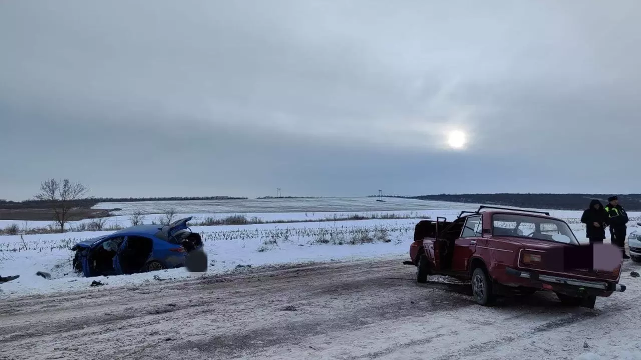 Двое погибли, трое в больнице: на Ставрополье произошло крупное ДТП0