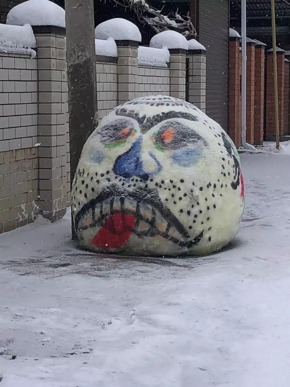 «Креативные люди»: необычных снеговиков лепят жители Ставрополя1