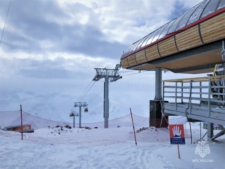 МЧС: в горах Карачаево-Черкесии сохраняется лавиноопасность