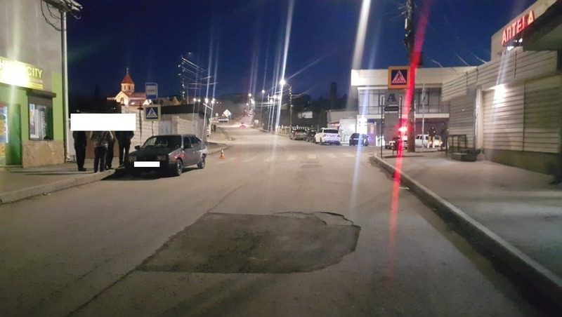 Подросток за рулём легковушки сбил девушку в Кисловодске
