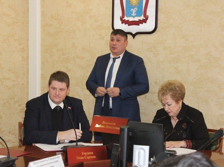 Ушедшего в отставку мэра Ессентуков временно заменит его первый заместитель