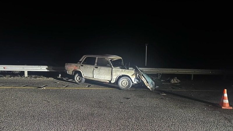 ВАЗ врезался в фуру на трассе в Георгиевском округе — пострадали три человека