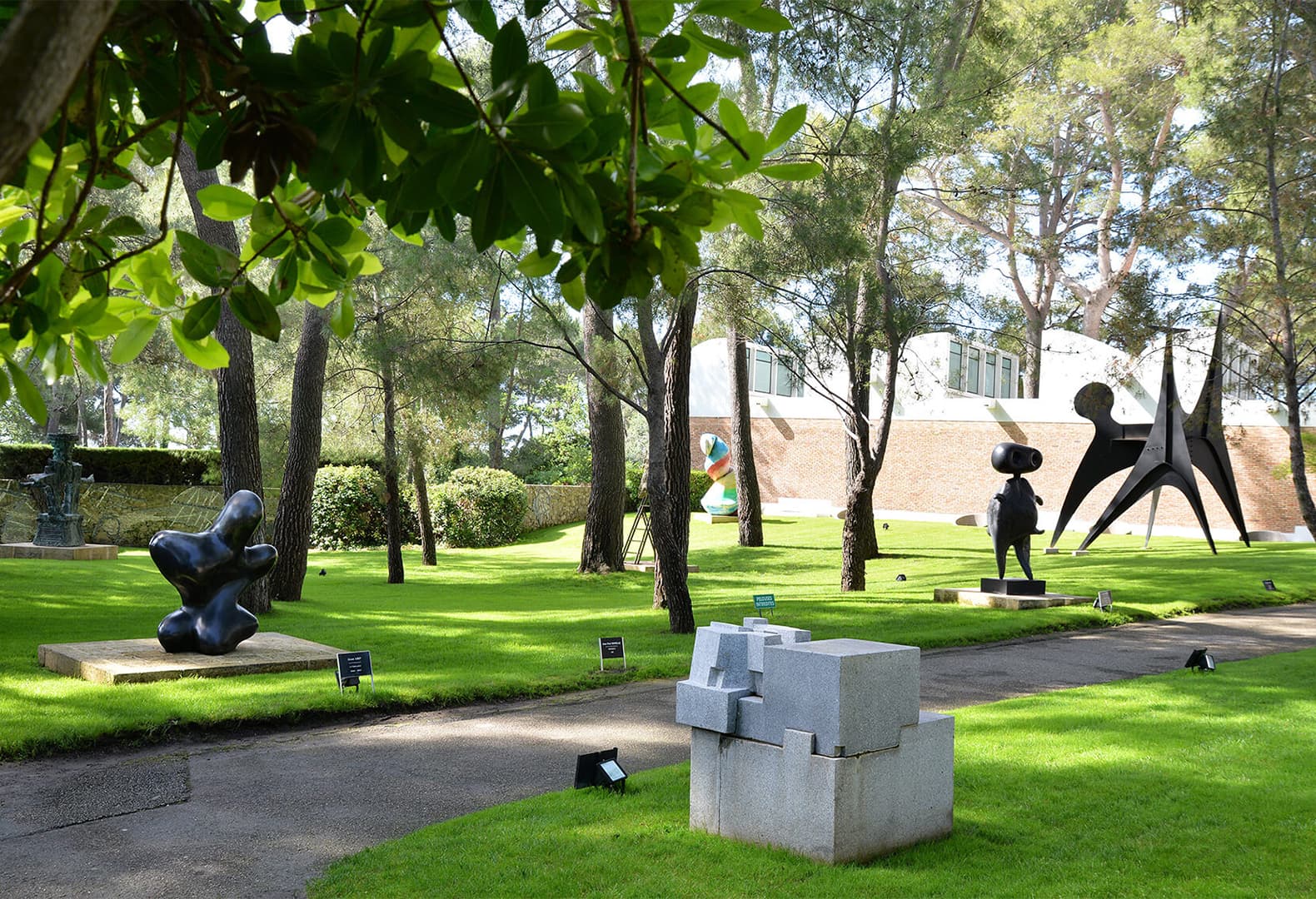 Fondation Maeght. Фото: Olivier Amsellem - Archives Fondation Maeght © Successió Miró / Adagp, Paris, 2023