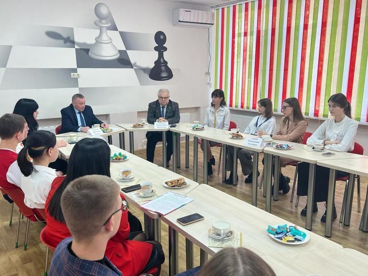 Активисты Движения Первых провели «Классную встречу» с главой округа на Ставрополье