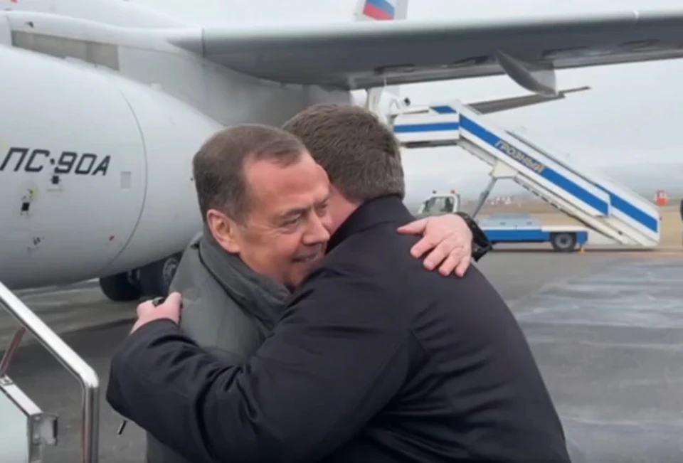 Дмитрий Медведев прилетел в Чечню с рабочим визитом0