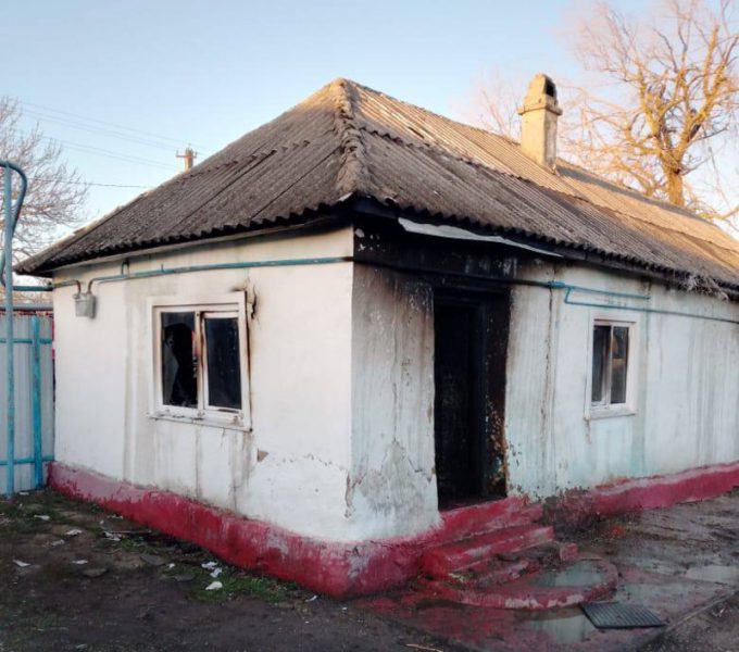 Две комнаты частного дома загорелись на Ставрополье