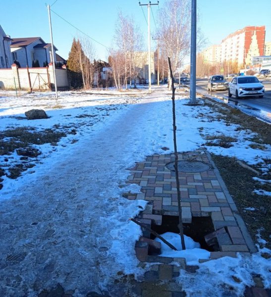 Дыру в тротуаре устранят после обращения ставропольчанки в «Победу26»
