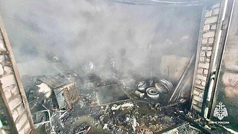 Гараж и машина сгорели на Ставрополье из-за включённого обогревателя