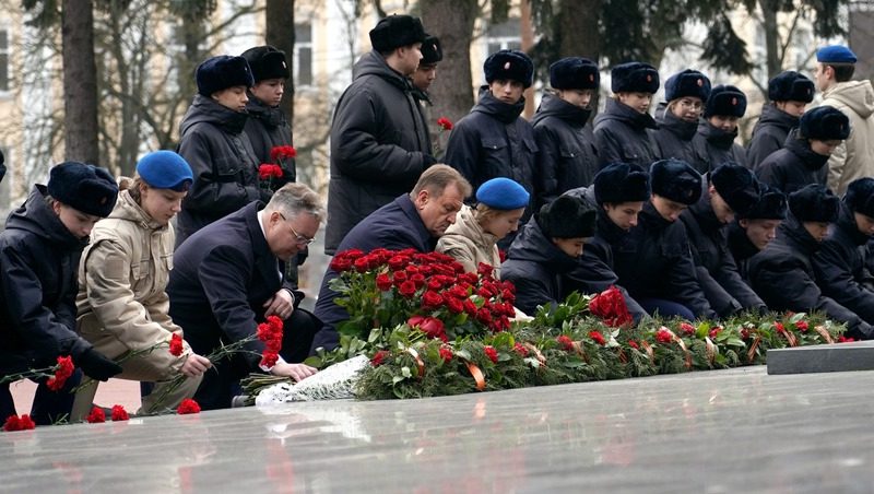 Губернатор Ставрополья почтил память павших защитников Родины