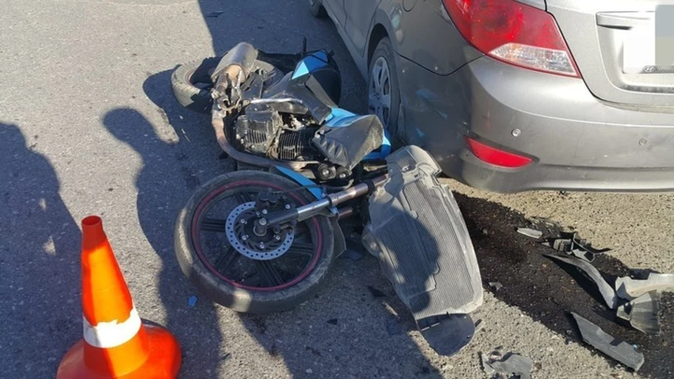 Мотоциклист-бесправник разбился в аварии с машиной на Ставрополье0