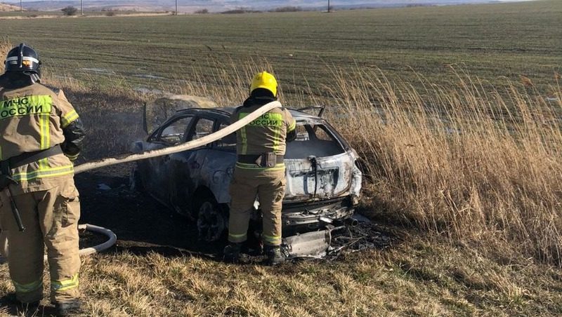 На дороге Шпаковского округа загорелась легковушка