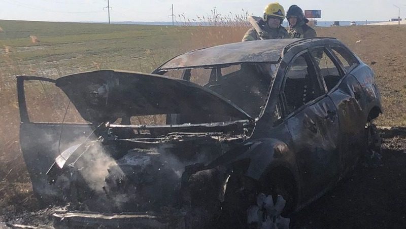 На дороге Шпаковского округа загорелась легковушка