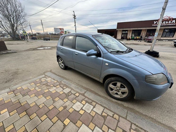 На Ставрополье женщина-водитель наехала на школьницу на тротуаре