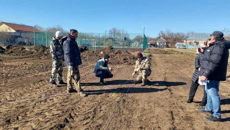 Партдесант проверил строительство новой школы и парка на Ставрополье 