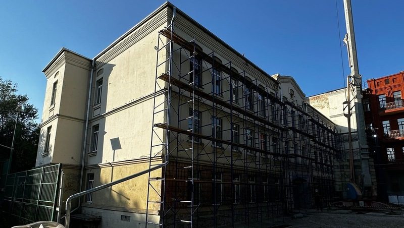 Реконструкцию школы №1 в Кисловодске выполнили на 55%